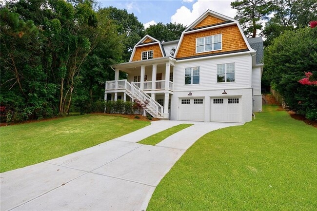 Building Photo - 2717 Skyland Dr NE