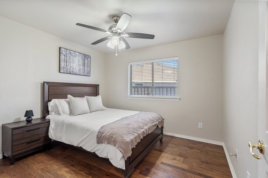 Building Photo - 107 Loda Ct