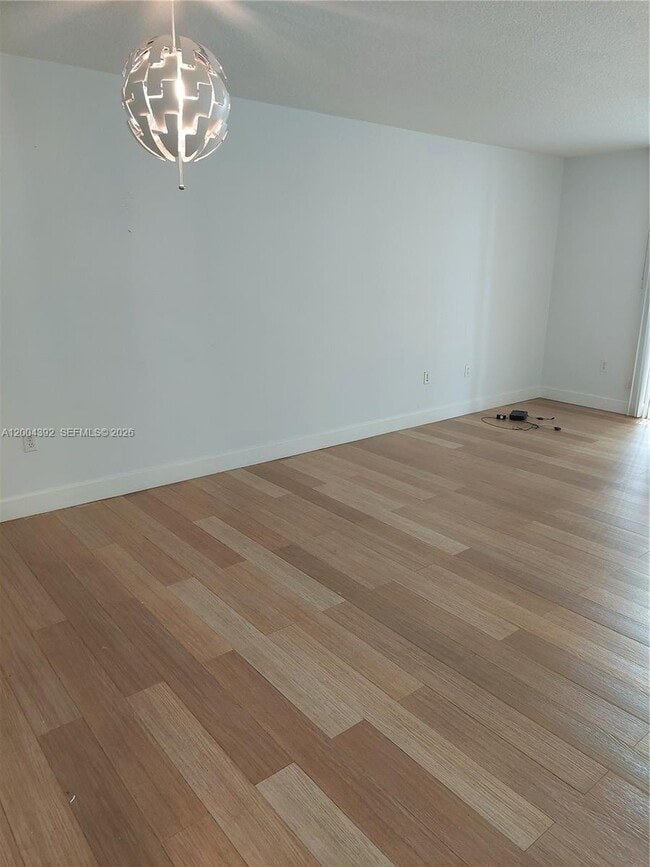 Building Photo - 1200 Brickell Bay Dr