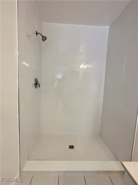 Building Photo - 3627 Pine Oak Cir