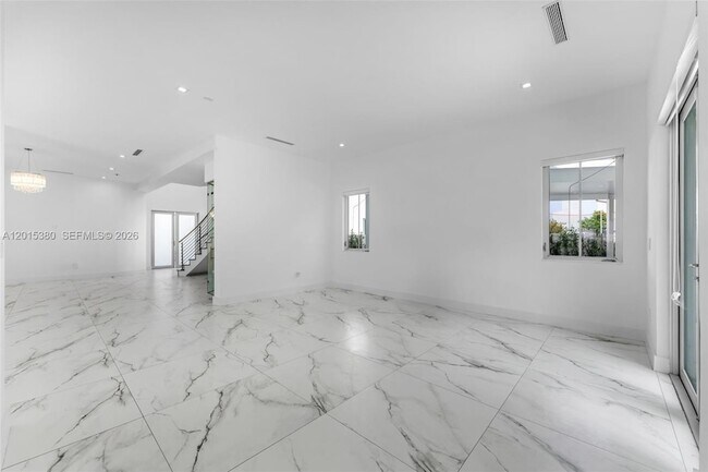 Building Photo - 8221 NW 34th St