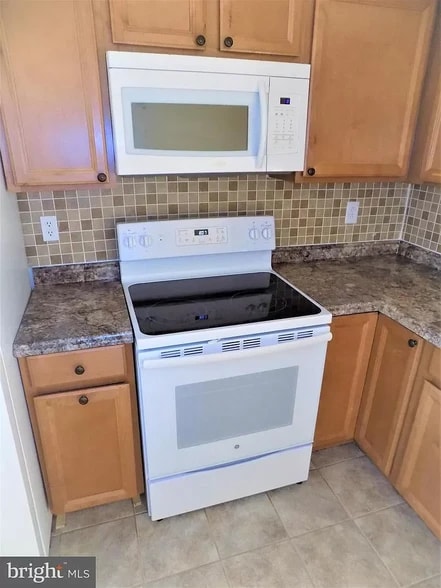 Kitchen - 25 Stadium Cir