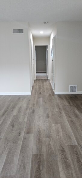 Building Photo - Puerta Madera