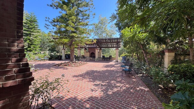 Building Photo - Luxury 4 Bedroom Home in La Costa Greens