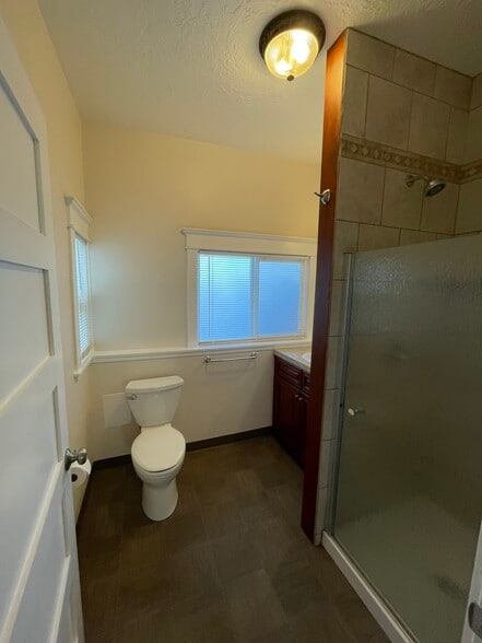 Bathroom - 647 N Morton St