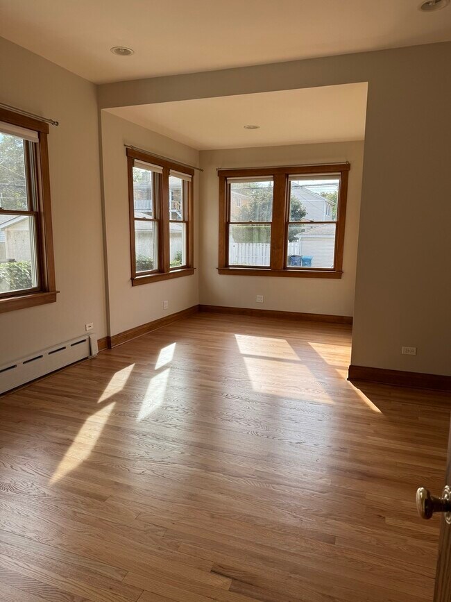 Building Photo - 1107 Circle Ave