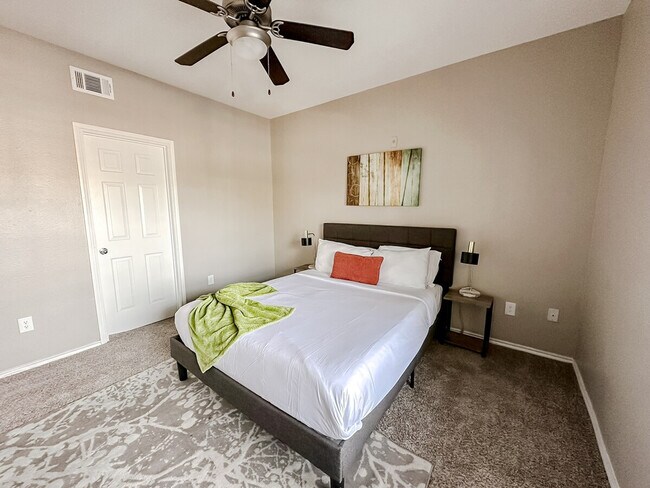 Building Photo - 6225 Saratoga Blvd