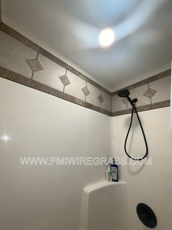 Building Photo - 628 Joe Bruer Rd