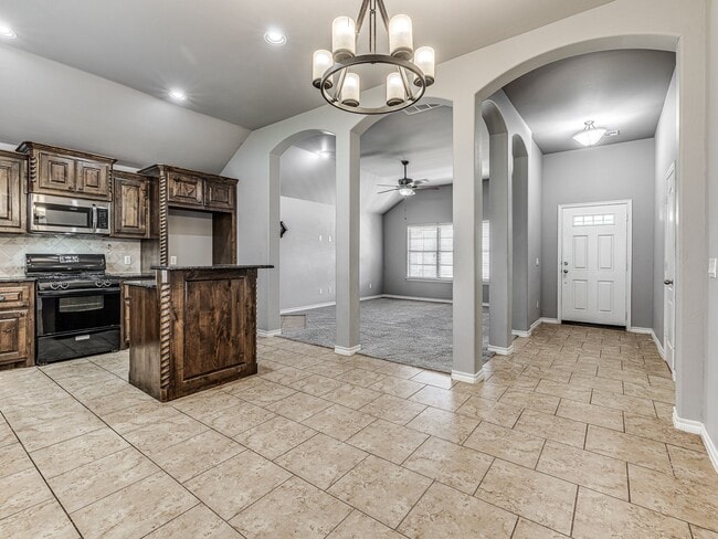 Building Photo - 3 Bed 2 Bath - Deer Creek Schools!