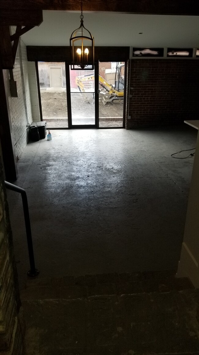 Building Photo - 503 Main St S