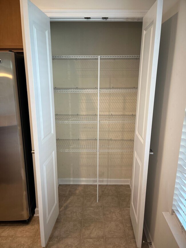 Building Photo - 1253 Elderslie Ln