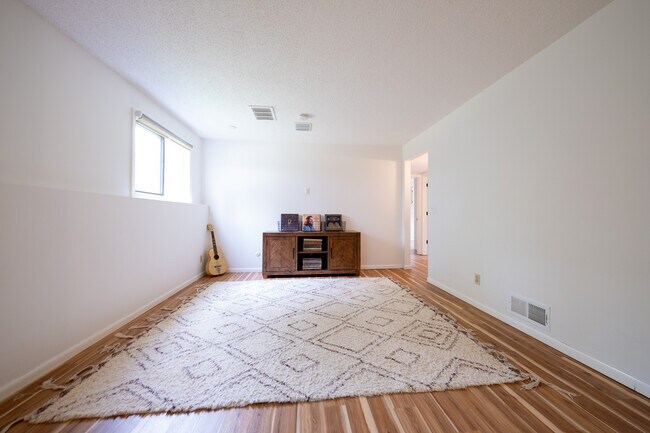 Building Photo - 13396 Everest Ave