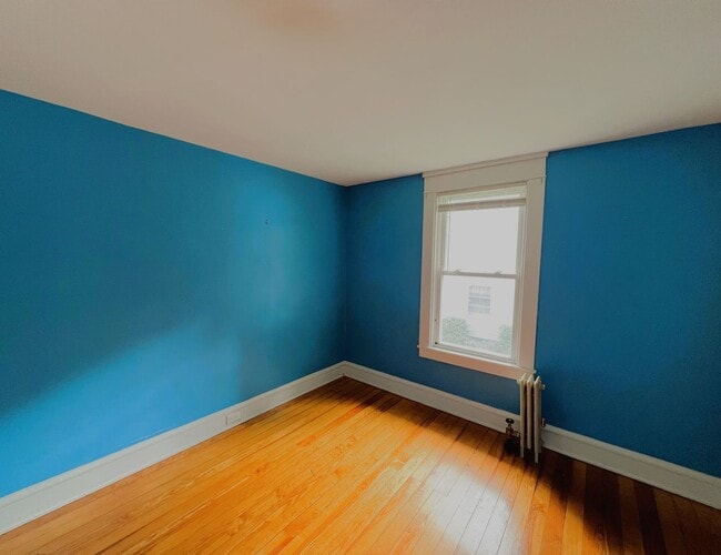 Building Photo - Newly Reduced Price - Charming Single-Fami...