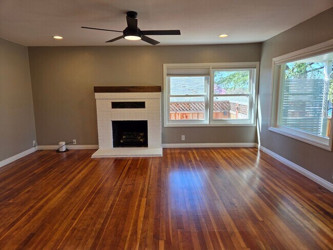 Building Photo - Historic Folsom 2 Bdrm, 1 Bath