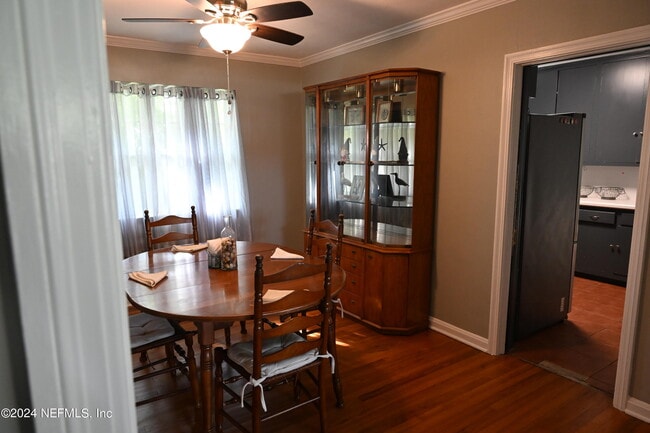 Building Photo - 5054 Pirates Cove Rd