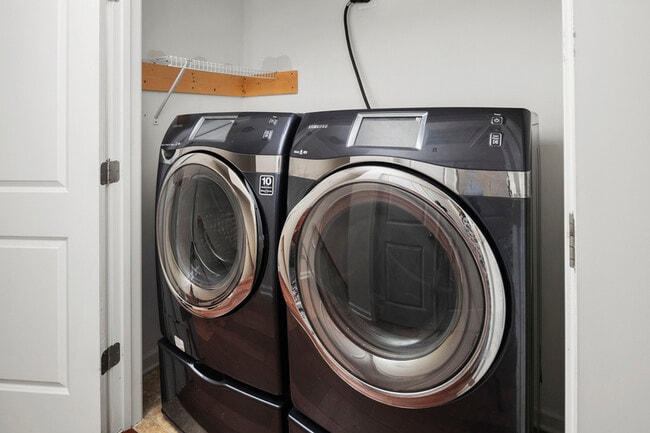 Building Photo - 144 Midland Rd