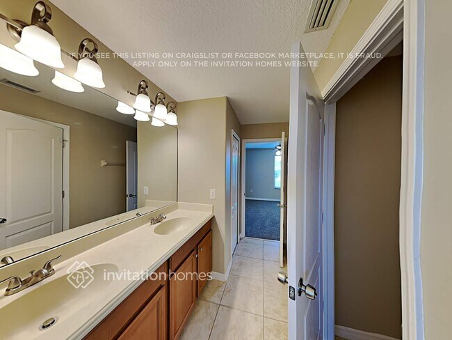 Building Photo - 11430 Flora Springs Dr