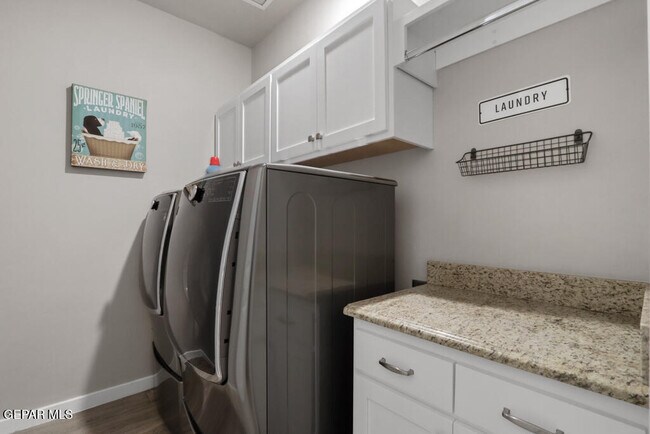 Building Photo - 4556 Marisabel Azcarate St
