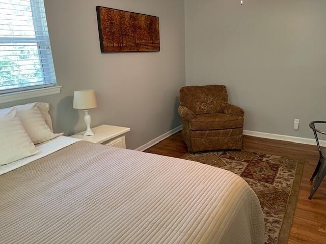 Building Photo - 2002 Greenwood Dr