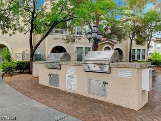 Building Photo - 10001 Peace Way