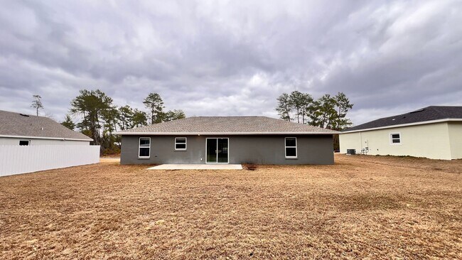 Building Photo - Charming 3 Bedroom, 2 Bathroom Home in the Lovely Marion Oaks of Ocala!