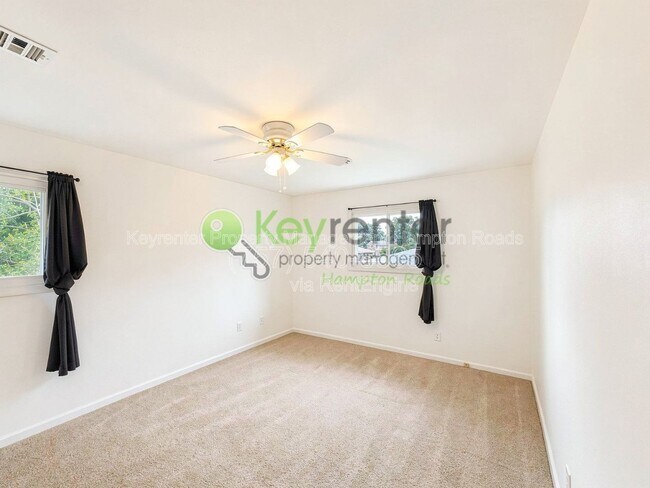 Building Photo - 608 Charlton Dr