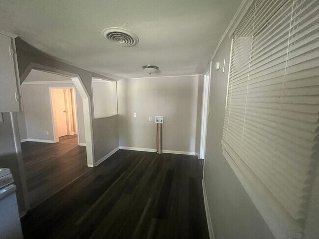 Building Photo - 4 Br 2 Bath Home for rent in NLR