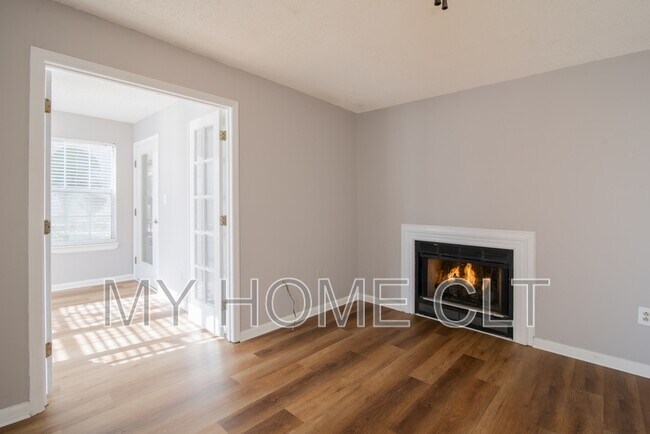 Building Photo - 8117 Tremaine Ct