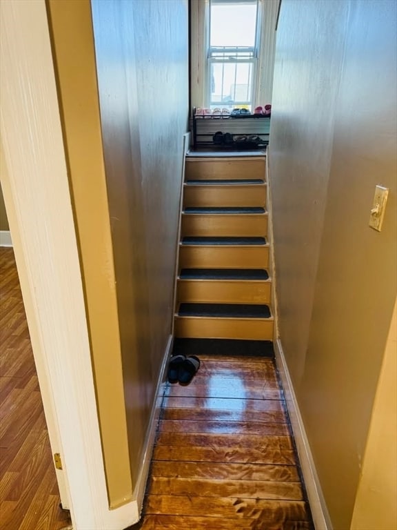 Building Photo - 10 Kenwood Terrace