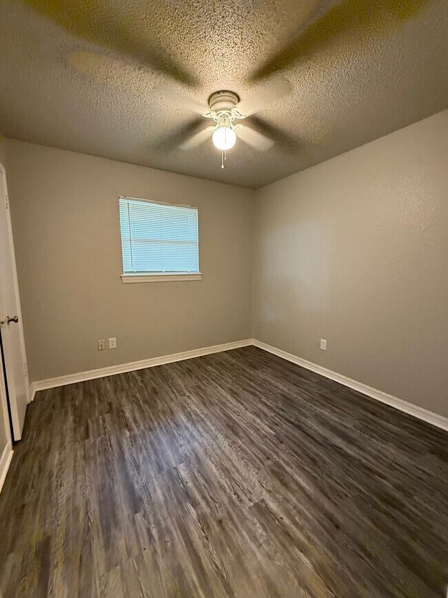 Building Photo - 3 bed, 11/2 bath home in North Norman