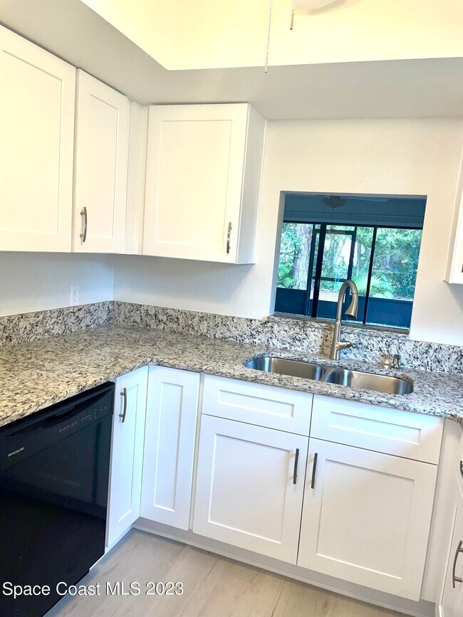 Building Photo - 179 Shell Pl