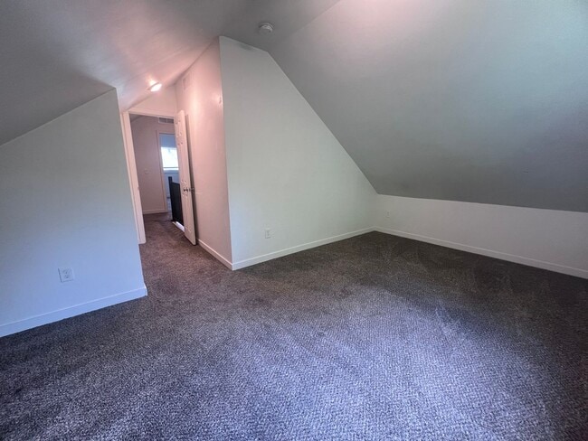Building Photo - Charming 3-Bedroom Home in Grand Rapids!