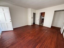 Building Photo - 2115 S Bentley Ave