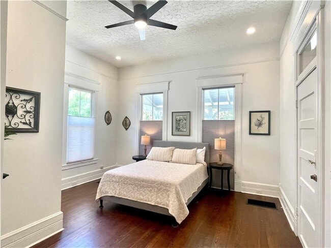 Building Photo - 1915 Union St