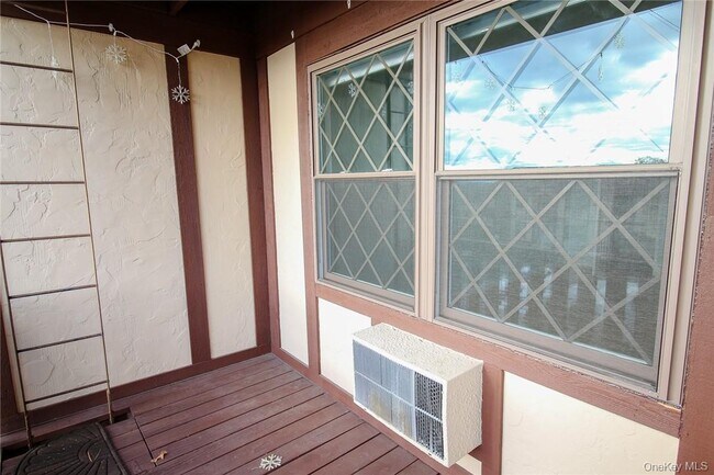 Building Photo - 564 Sierra Vista Ln