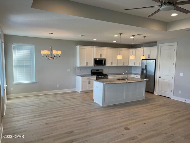 Building Photo - 1096 Harrison Byu Dr
