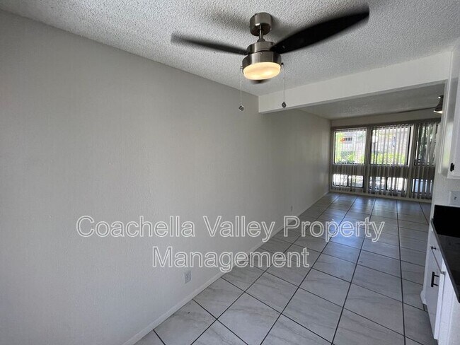Building Photo - 433 Bradshaw E Ln