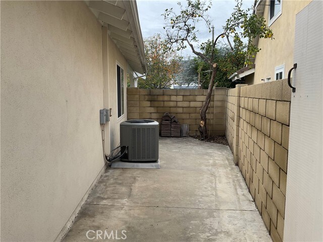 Building Photo - 19610 Sabrina Ct