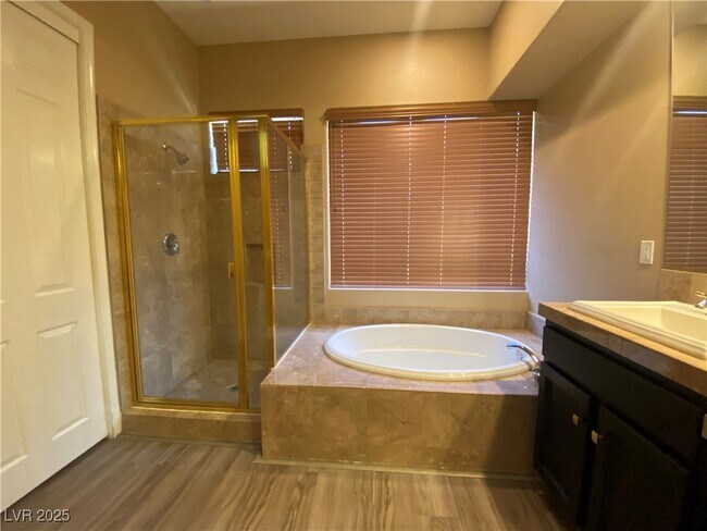 Building Photo - 17 Moraine Dr