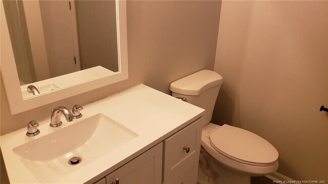 Building Photo - 109 Greengate Ct