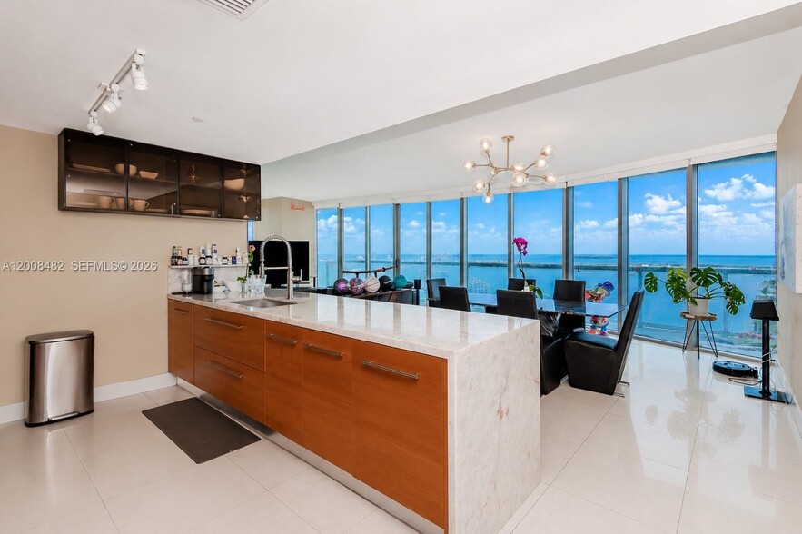 Building Photo - 465 Brickell Ave