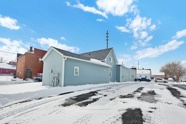 Building Photo - 1518 Howard St