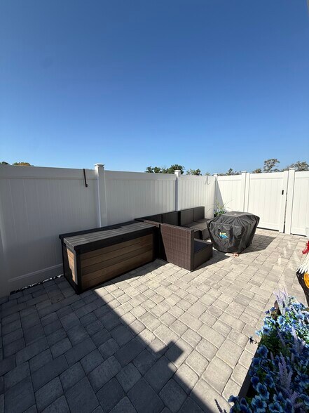 Building Photo - 401 Cranford Way