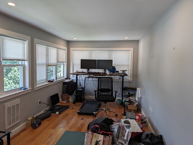 Building Photo - 11 Kearney St