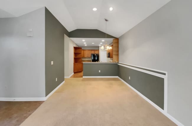 Building Photo - 5570 Prosperity View Dr