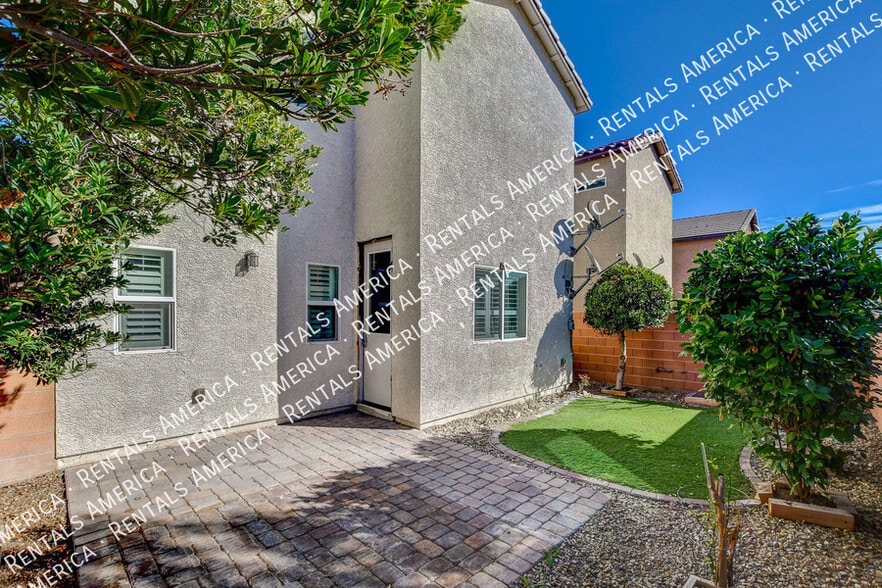 Building Photo - 8271 Southern Cross Ave