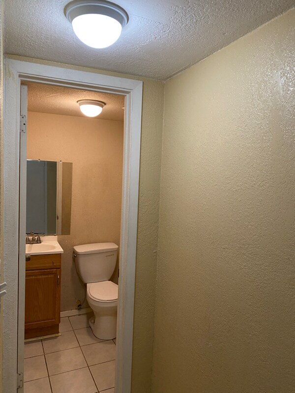 Building Photo - 6336 Walraven Cir