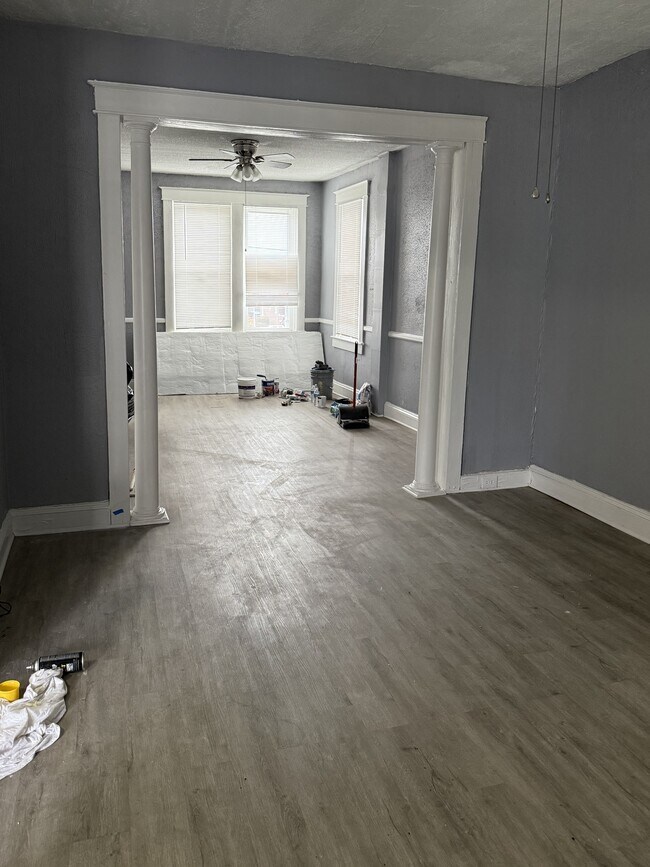 Building Photo - 501 Lyndhurst St