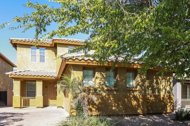 Building Photo - 3826 E Fairview St