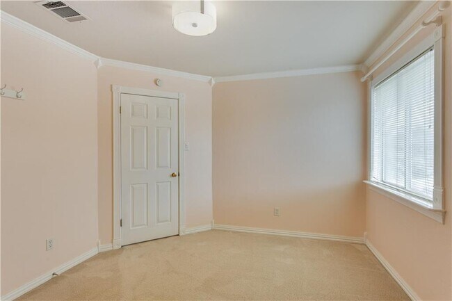 Building Photo - 13401 Gent Dr